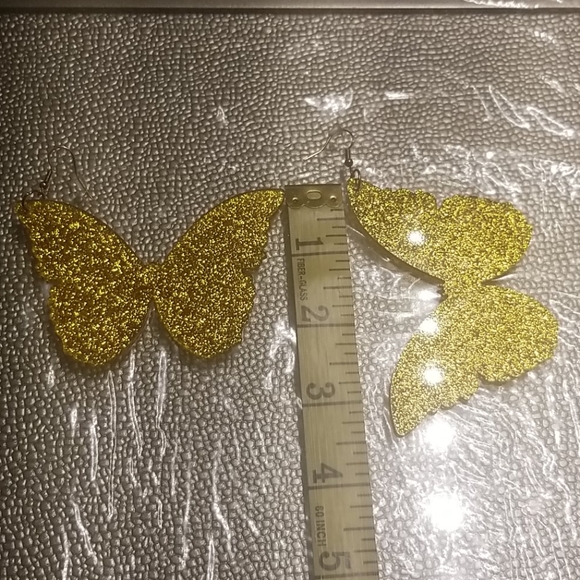 Oversized butterfly acrylic earrings - Picture 1 of 4